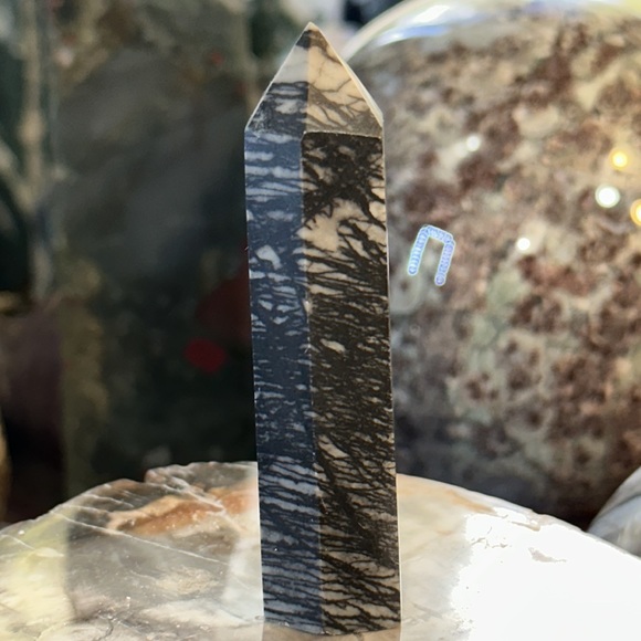 🔥SALE🔥 Spiderweb Jasper Crystal Point! - Picture 3 of 4
